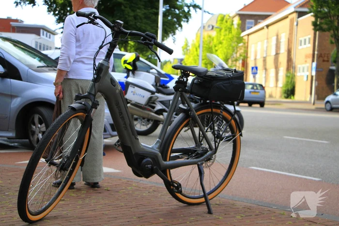 Fietser gewond na botsing met auto