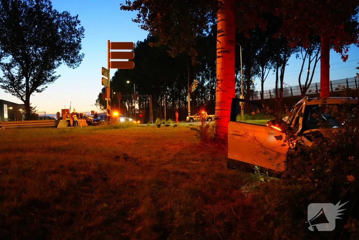 Letsel en veel schade bij aanrijding