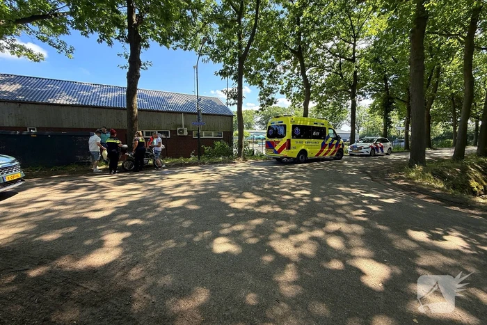 Fietser gewond na aanrijding met motorrijder zonder rijbewijs