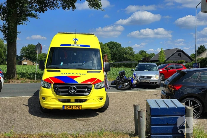 Motorrijder gewond bij aanrijding met automobilist
