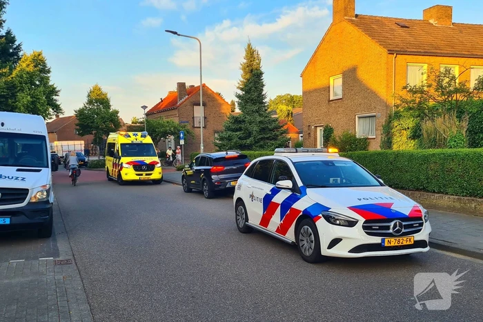 Scooterrijder gewond bij aanrijding met automobilist, die door rijdt
