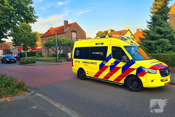 Scooterrijder gewond bij aanrijding met automobilist, die door rijdt