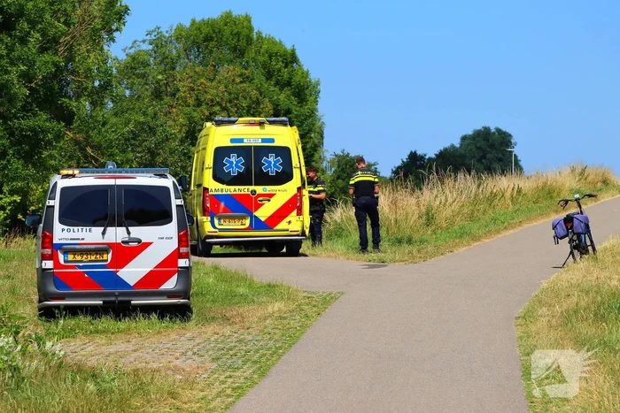 Fietser naar ziekenhuis na val