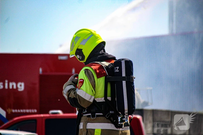 Grote industriebrand zorgt voor dikke rook