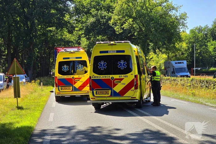 Traumahelikopter ingezet na botsing