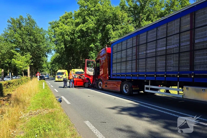 Traumahelikopter ingezet na botsing