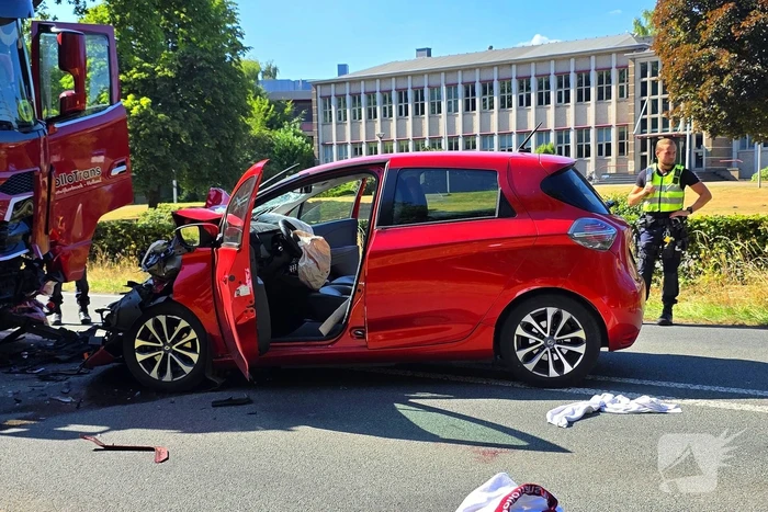 Traumahelikopter ingezet na botsing