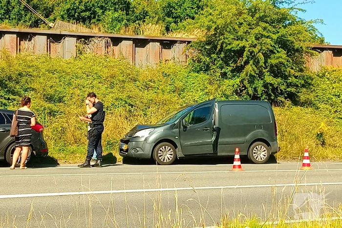 Botsing met letsel tussen drie voertuigen