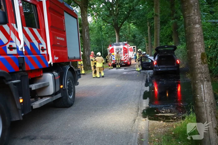 Auto gaat in vlammen op