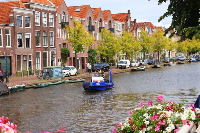 Grootschalige inzet na melding te water