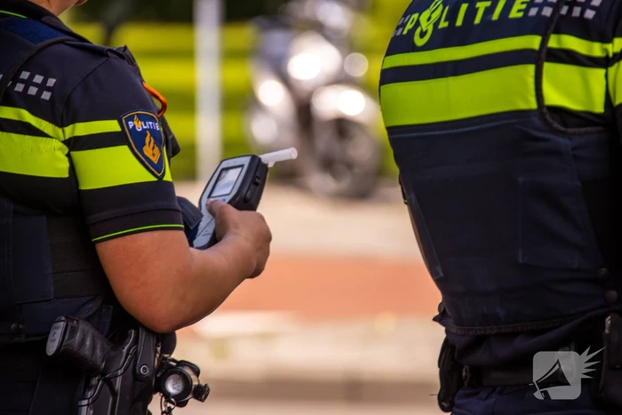 Politieachtervolging eindigt in aanrijding