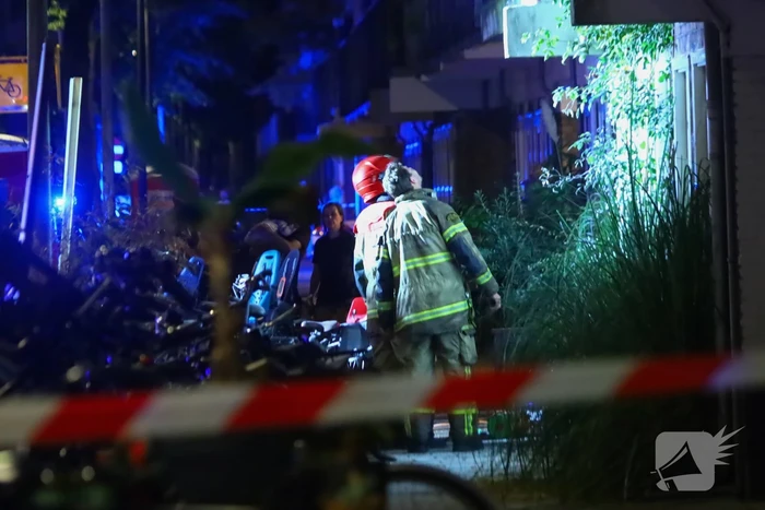 Explosie leidt tot woningbrand en grote hulpverlening