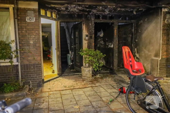 Explosie leidt tot woningbrand en grote hulpverlening