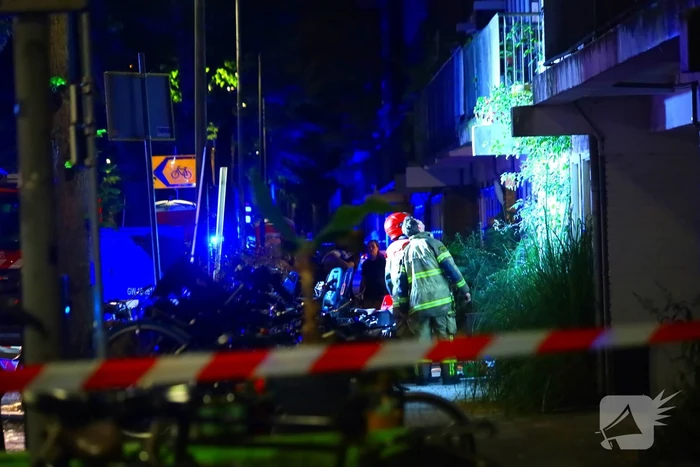 Explosie leidt tot woningbrand en grote hulpverlening