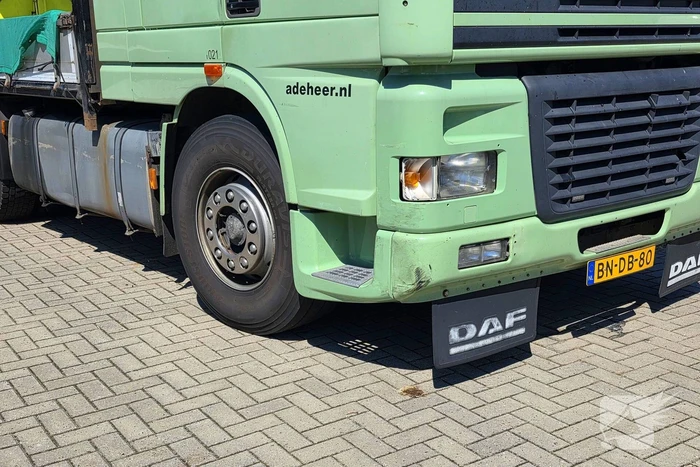 Botsabasorber klapt op personenauto