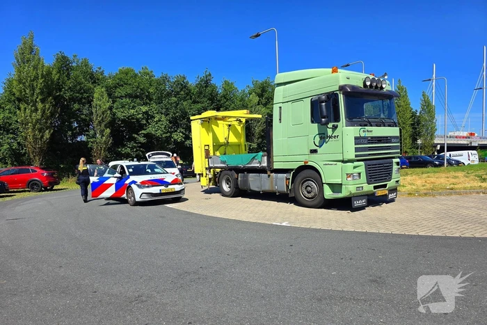 Botsabasorber klapt op personenauto