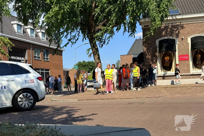 Brandmelding in kledingwinkel leidt tot ontruiming