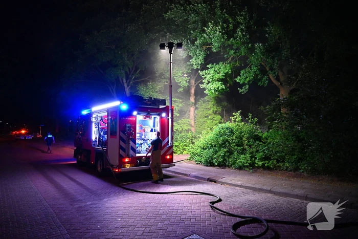 Gebouw van jeu de boulevereniging vat vlam