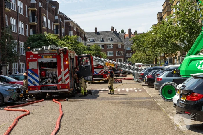 Zeer grote brand op dak woning