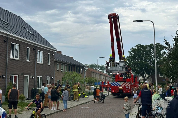 Blikseminslag verwoest dakpannen