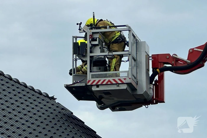 Blikseminslag verwoest dakpannen