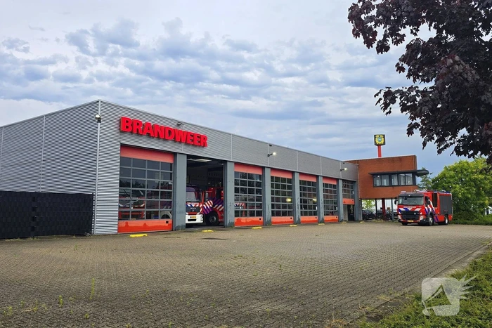 Ravage door noodweer, dak stort in