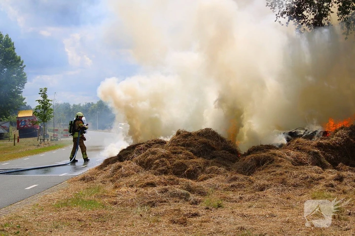 Hooi in brand, rookontwikkeling zichtbaar