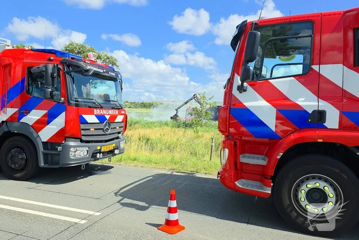 Bermbrand breidt zich snel uit