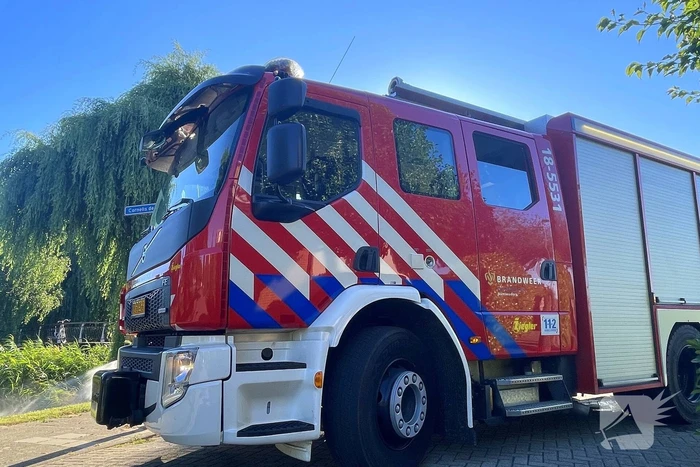 Vlammen gedoofd door buurtbewoners