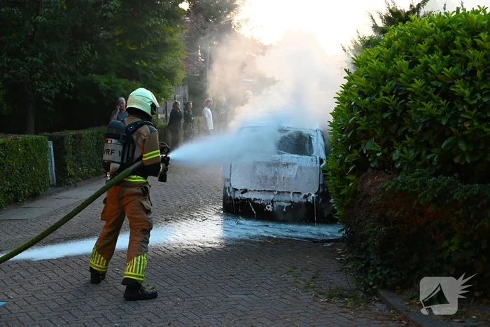 Voertuigbrand snel geblust