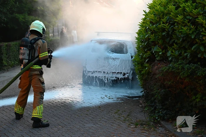 Voertuigbrand snel geblust