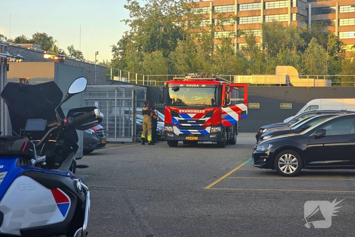 Brandweer verleent hulp in cellencomplex