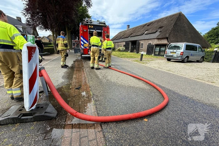 Kampvuur breidt zich uit en brandweer blaast brand snel uit