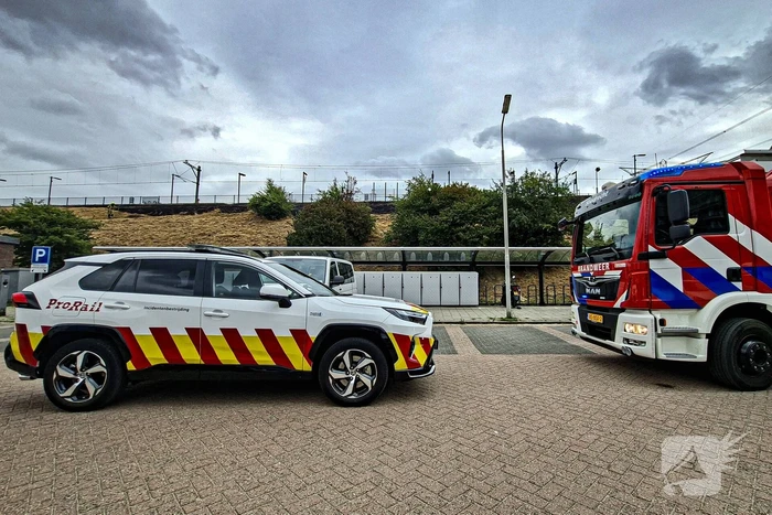 Treinverkeer plat door bermbrand bij station