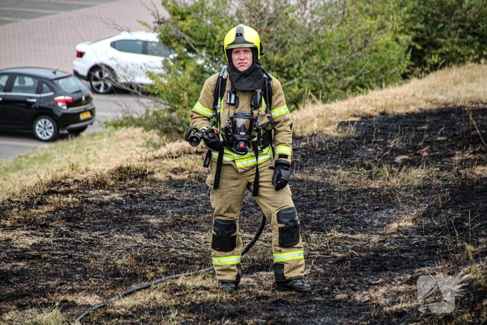 Treinverkeer plat door bermbrand bij station