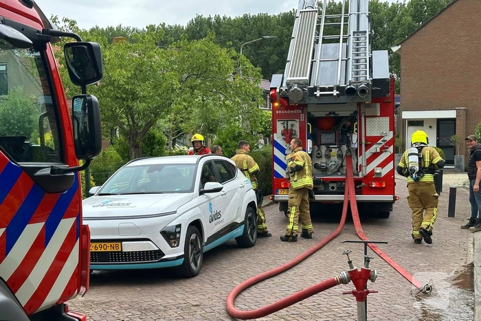 Brandweer forceert deur wegens gaslucht