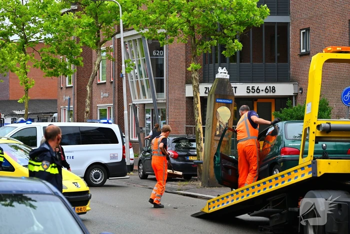 Veel schade bij aanrijding tussen twee voertuigen