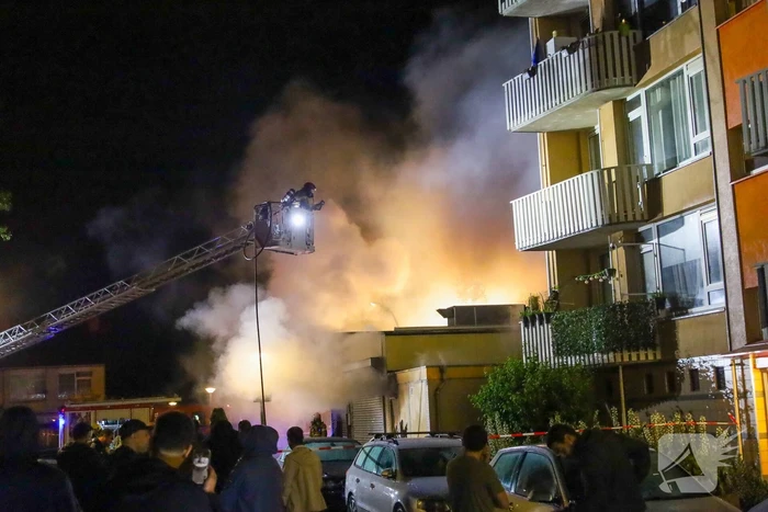 Uitslaande brand in viswinkel vergt inzet van brandweer
