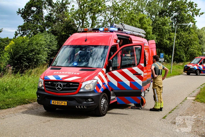 Persoonwagen eindigt in sloot