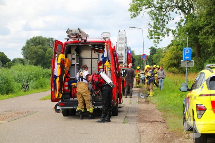 Persoonwagen eindigt in sloot