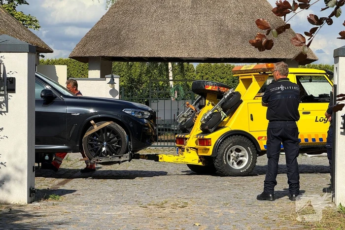 BMW in schuur ontdekt tijdens onderzoek