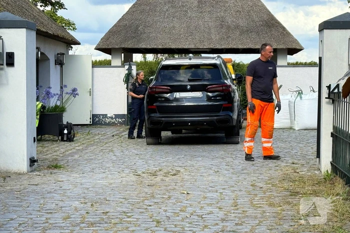 BMW in schuur ontdekt tijdens onderzoek