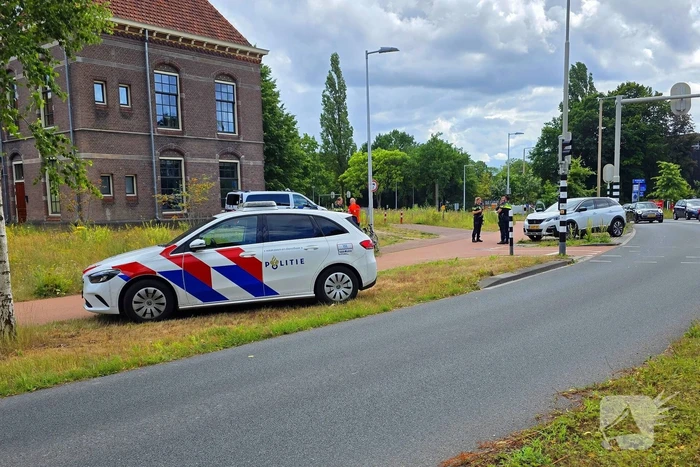 Wielrenner aangereden op kruising