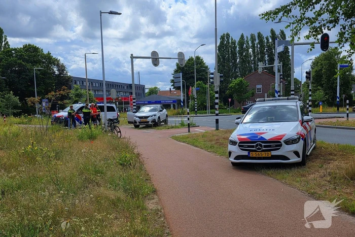 Wielrenner aangereden op kruising