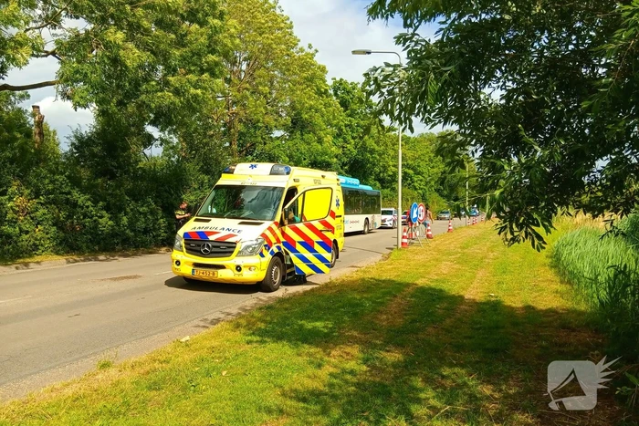 Persoon gewond na val met scootmobiel