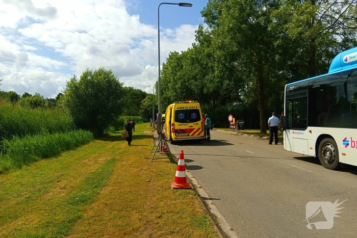 Persoon gewond na val met scootmobiel