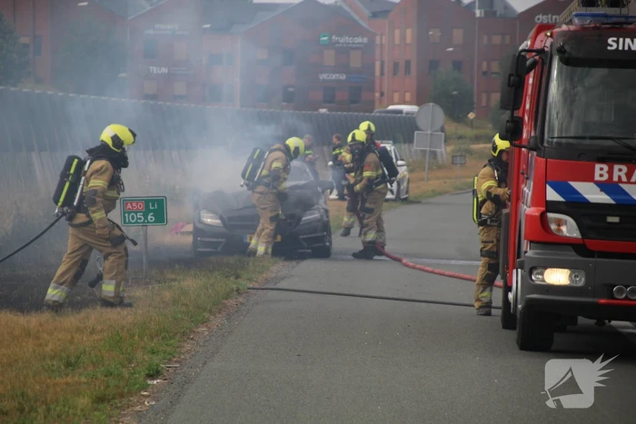 autobrand leidt tot snelwegafsluiting