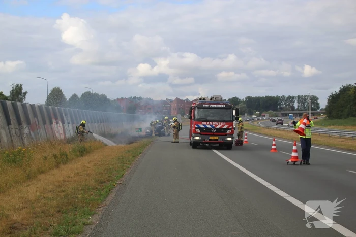 autobrand leidt tot snelwegafsluiting