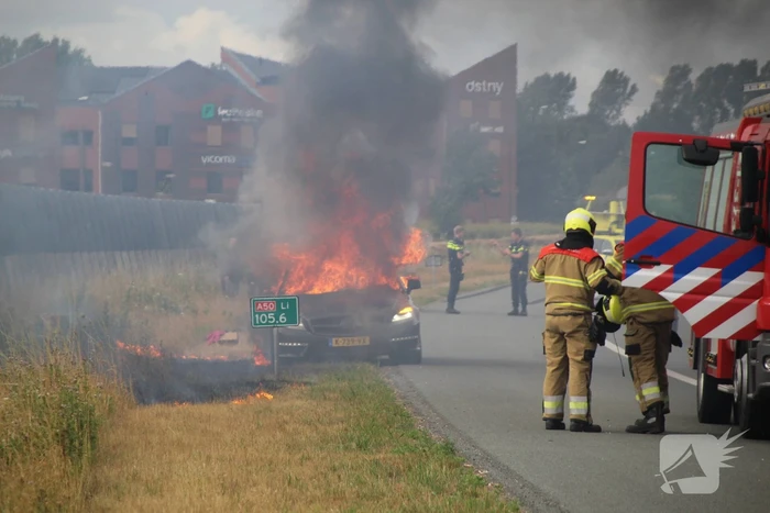 autobrand leidt tot snelwegafsluiting