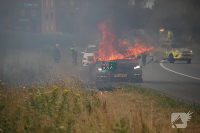 autobrand leidt tot snelwegafsluiting